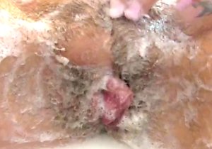 See a mature cunt get wetter and wetter here